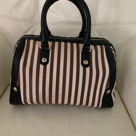 Henri Bendel - Picture 2 of 4